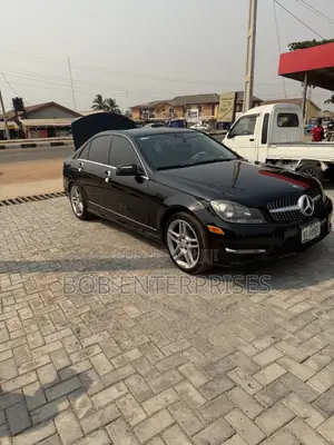 Mercedes-Benz C300 Sport 4Matic Sedan AWD (3.0L 6cyl 7A) 2012 Black