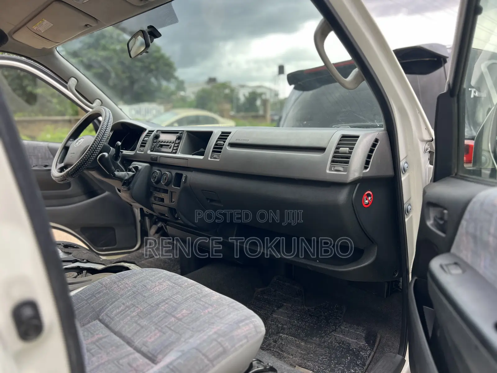 Toyota HiAce 2012 White