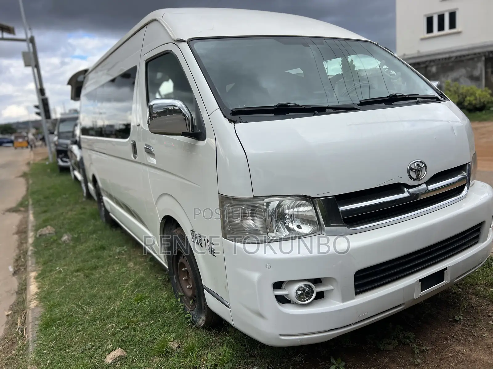 Toyota HiAce 2012 White