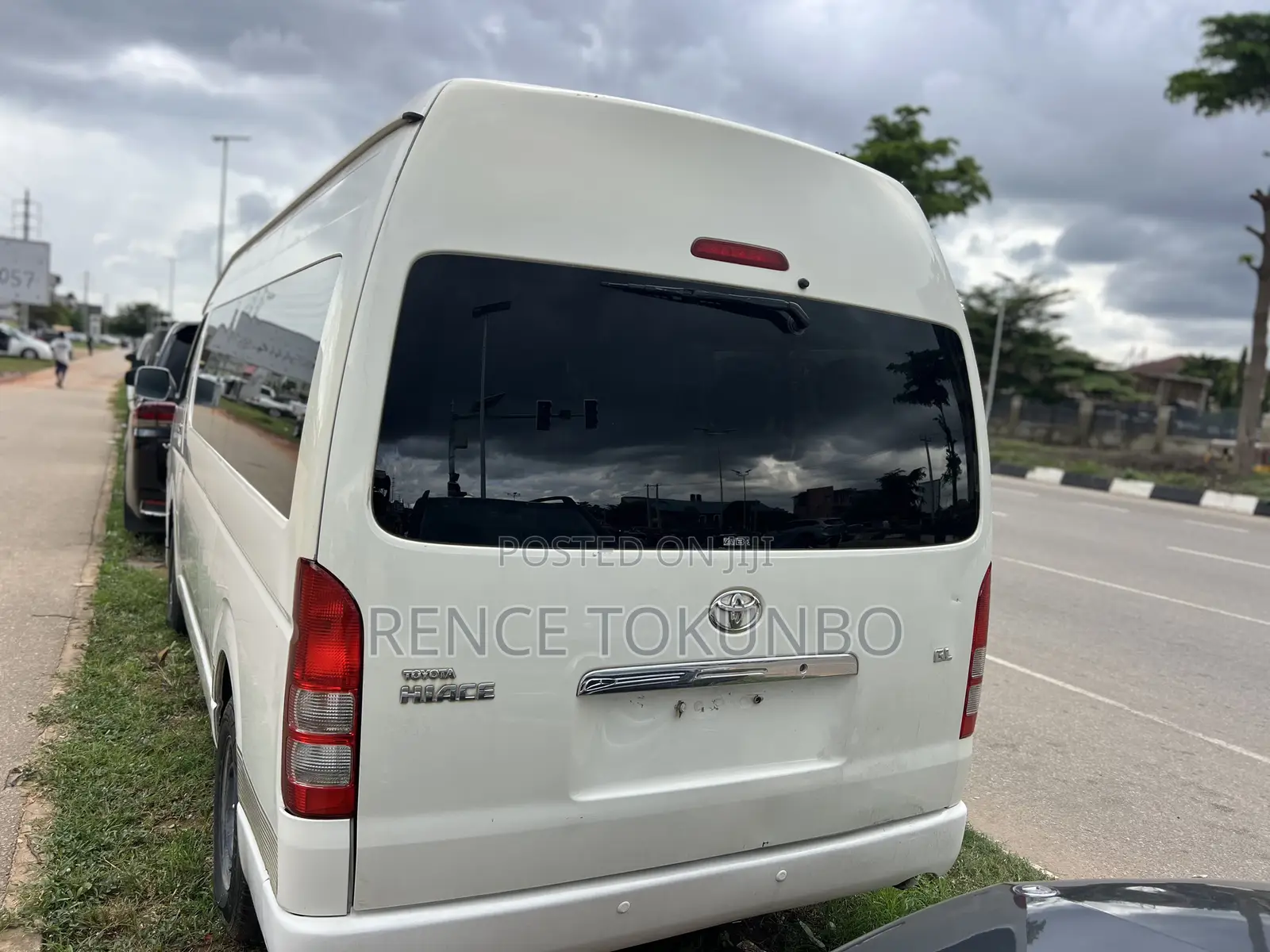 Toyota HiAce 2012 White