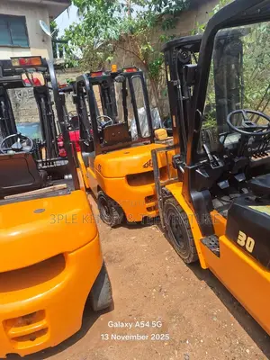 3ple Kenny & Tee Forklift Venture for Hire