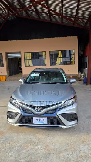 Toyota Camry 2020 Silver