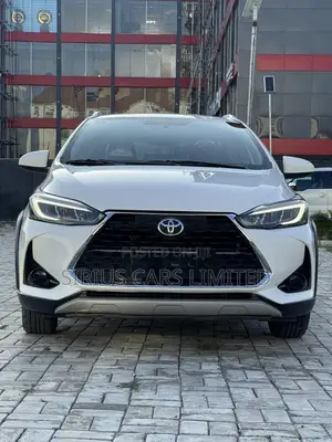 Toyota Yaris 1.5 Sedan L 2020 White