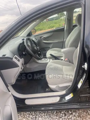 Toyota Corolla LE 4dr Sedan (1.8L 4cyl 4A) 2012 Black