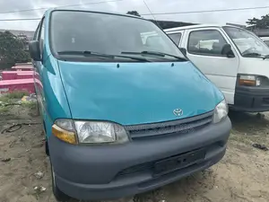 Toyota HiAce 2006 Green