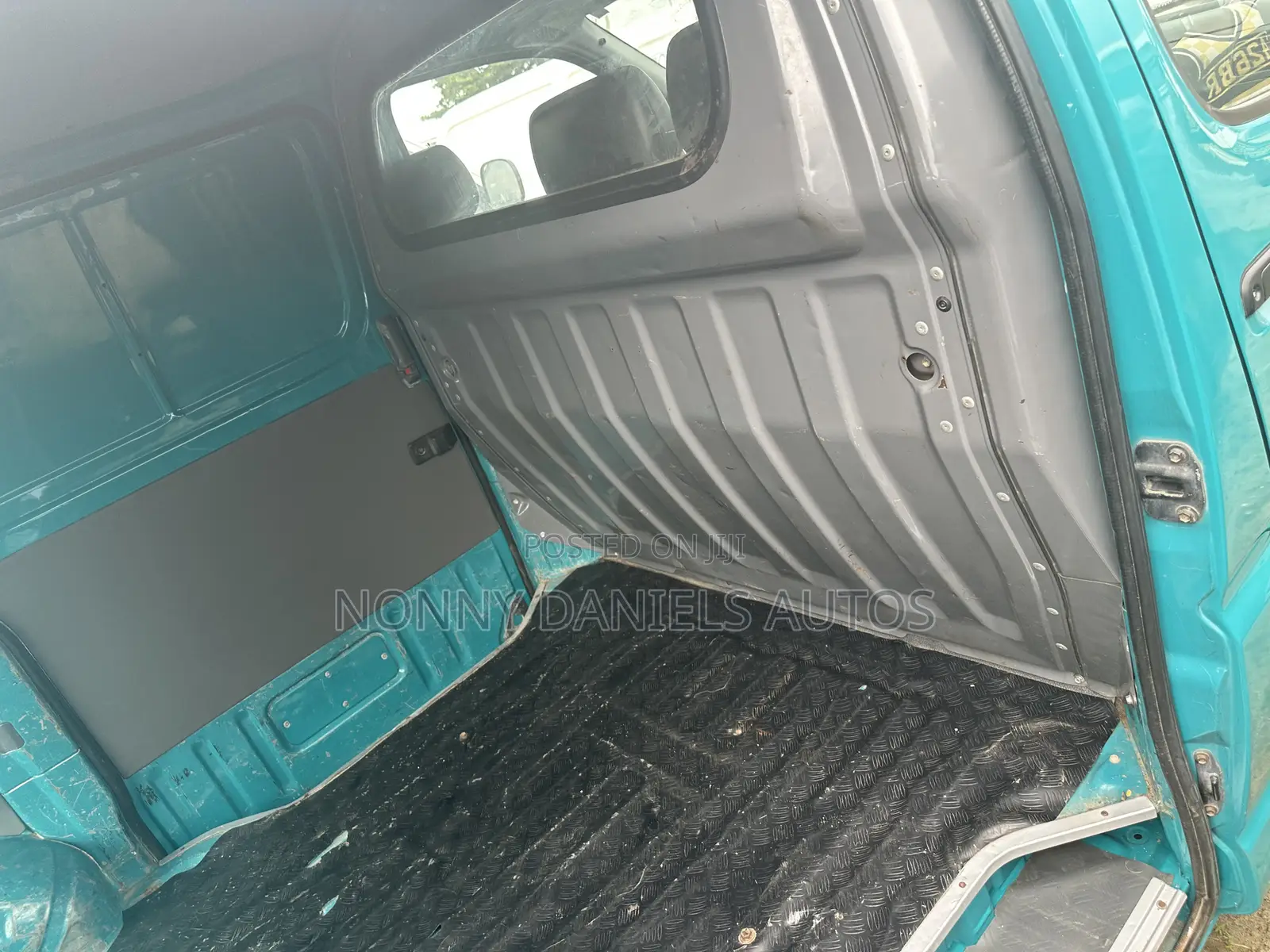 Toyota HiAce 2006 Green