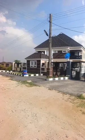 2bdrm Block of Flats in Bashorun Housing, Akobo for sale