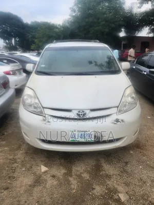 Toyota Sienna XLE 2008 White
