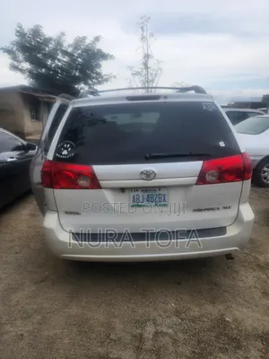 Toyota Sienna XLE 2008 White