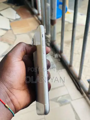 Apple iPhone 11 64 GB White