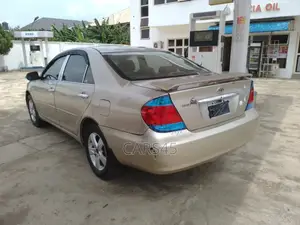 Toyota Camry 2006 Gold