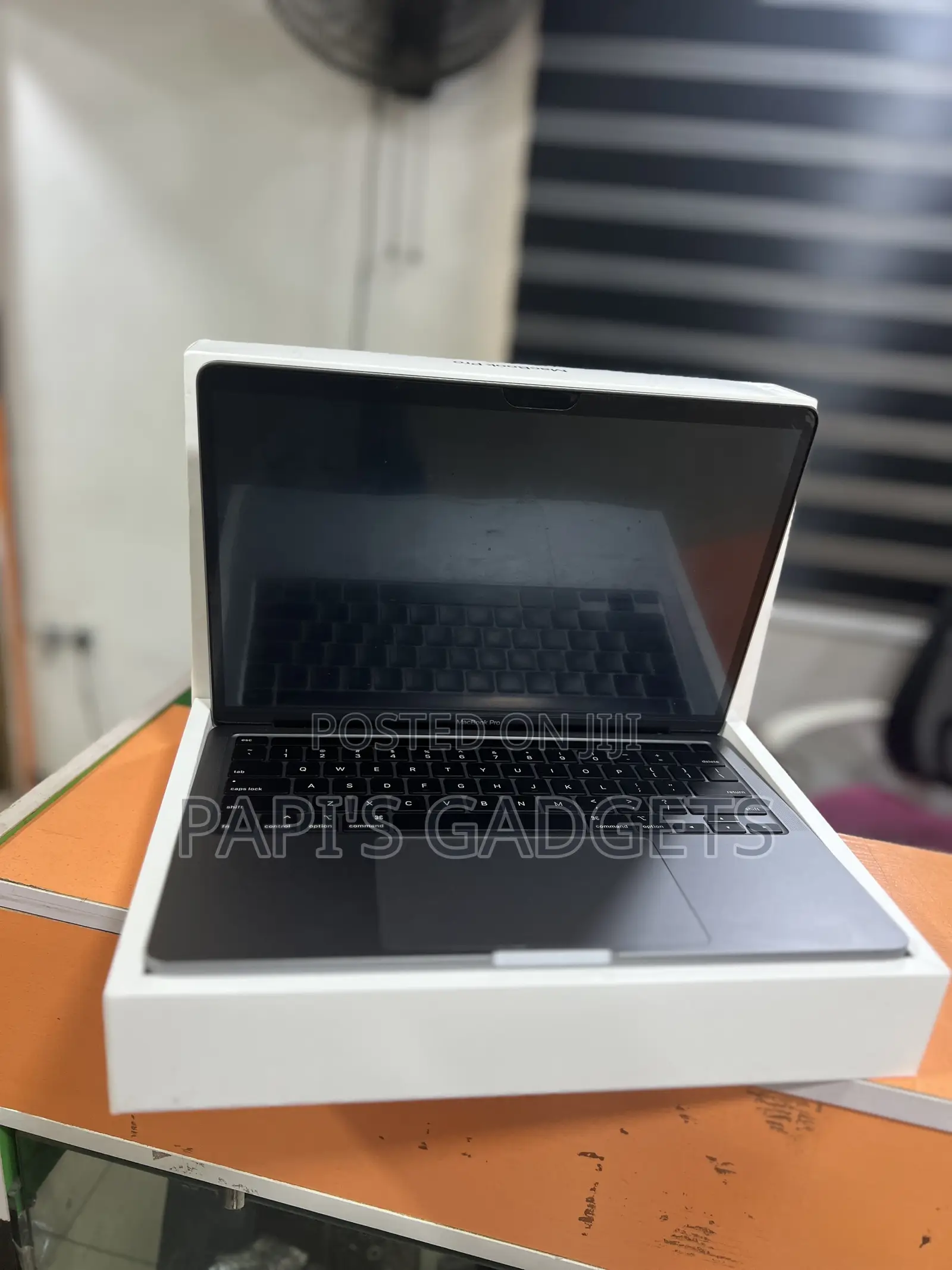 Laptop Apple MacBook Pro 2020 8GB Intel Core i5 SSD 256GB