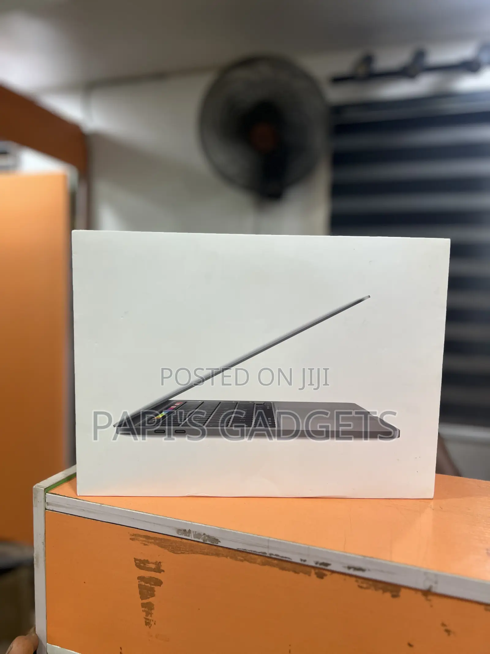 Laptop Apple MacBook Pro 2020 8GB Intel Core i5 SSD 256GB