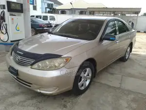 Toyota Camry 2006 Gold