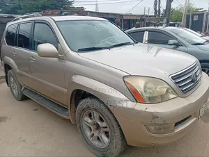 Lexus GX 470 2004 Gold