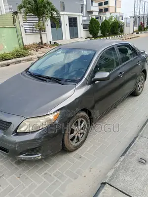 Toyota Corolla LE 4dr Sedan (1.8L 4cyl 4A) 2010 Gray
