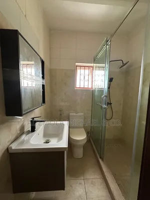 3bdrm Block of Flats in Admiralty Estate for rent