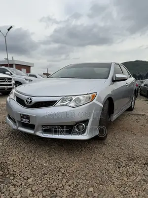 Toyota Camry SE 4dr Sedan (2.5L 4cyl 6A) 2013 Silver