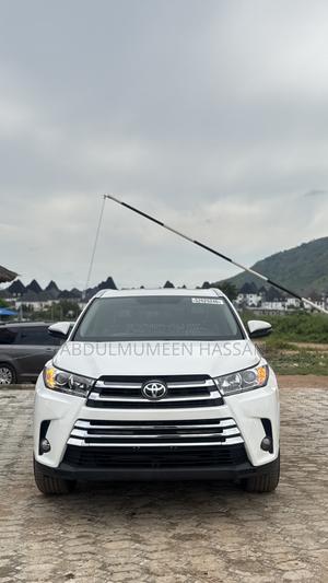 Toyota Highlander Limited Platinum 4dr SUV AWD (3.5L 6cyl 6A) 2014
