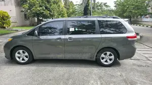 Toyota Sienna 2011 Gray