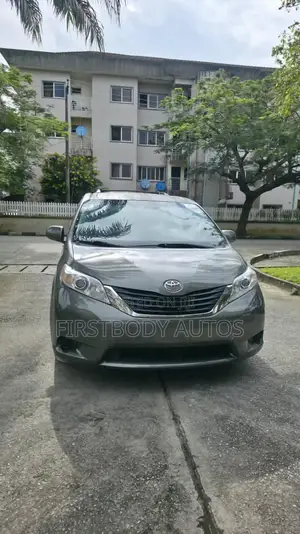 Toyota Sienna 2011 Gray