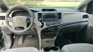 Toyota Sienna 2011 Gray