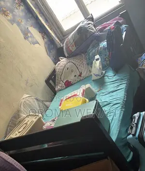 Foreign 3.5 by 6 Bed