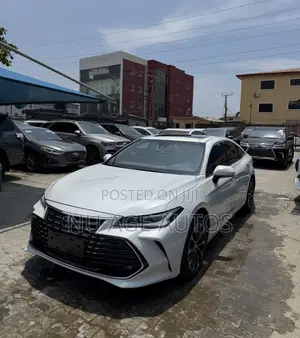 Toyota Avalon 2023 White