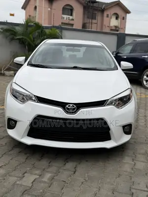 Toyota Corolla LE 4dr Sedan (1.8L 4cyl CVT) 2016 White