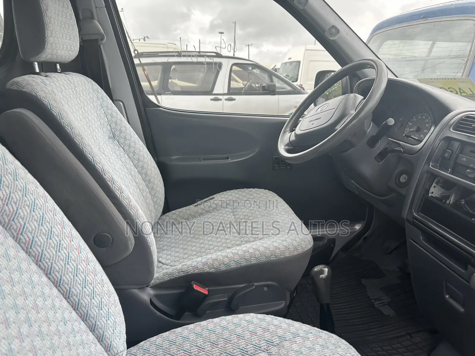Toyota HiAce 2006 Silver