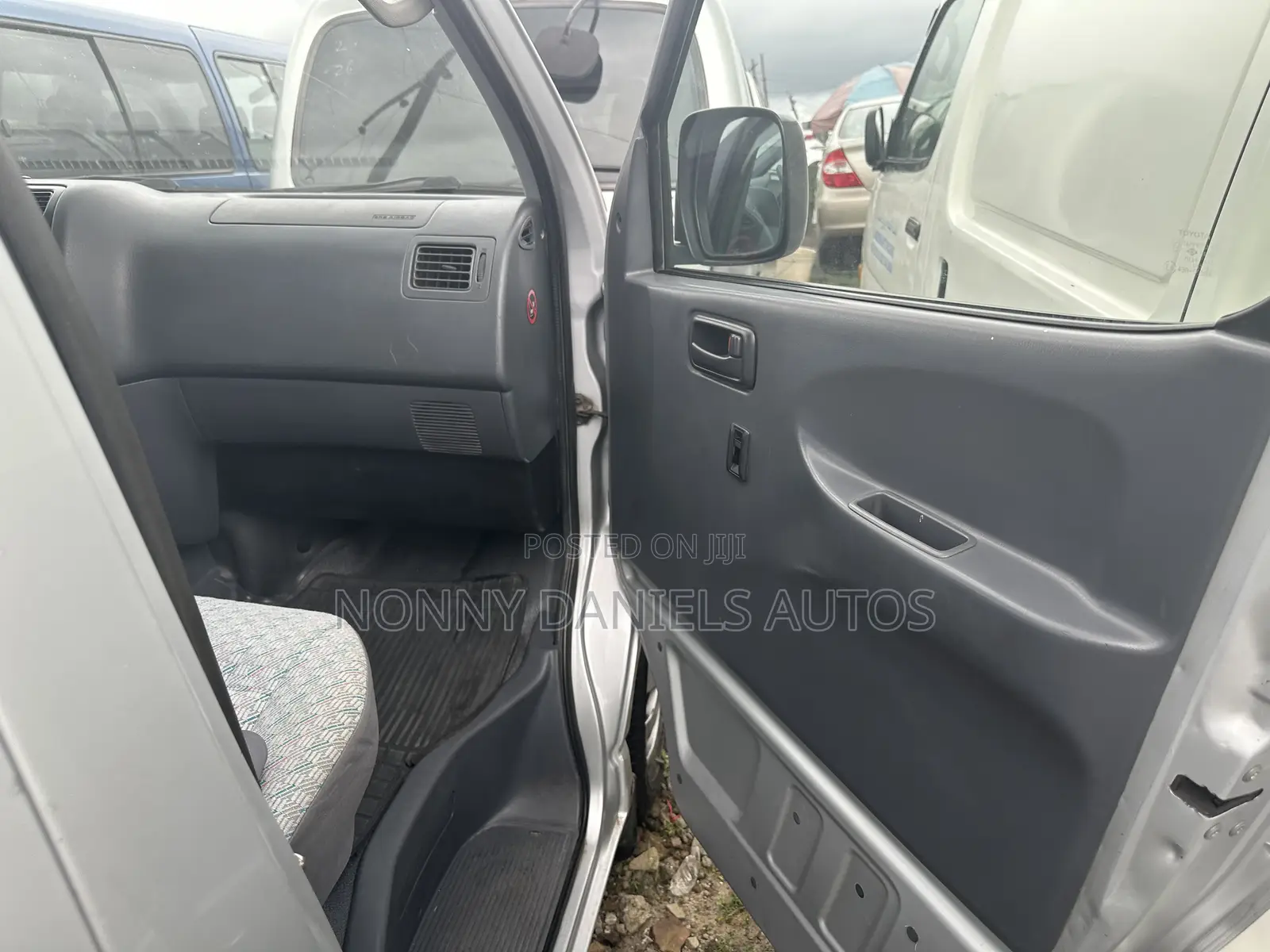 Toyota HiAce 2006 Silver