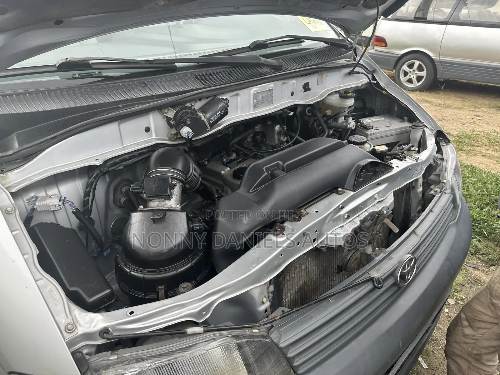Toyota HiAce 2006 Silver