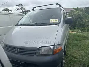 Toyota HiAce 2006 Silver