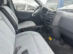 Toyota HiAce 2006 Silver