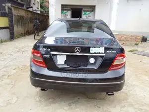 Mercedes-Benz C300 2010 Black