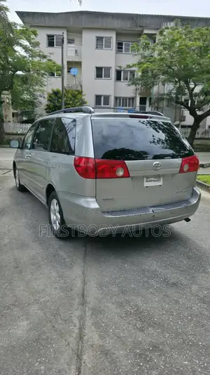 Toyota Sienna 2006 Gray