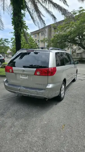 Toyota Sienna 2006 Gray