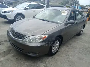 Toyota Camry 2004 Gray