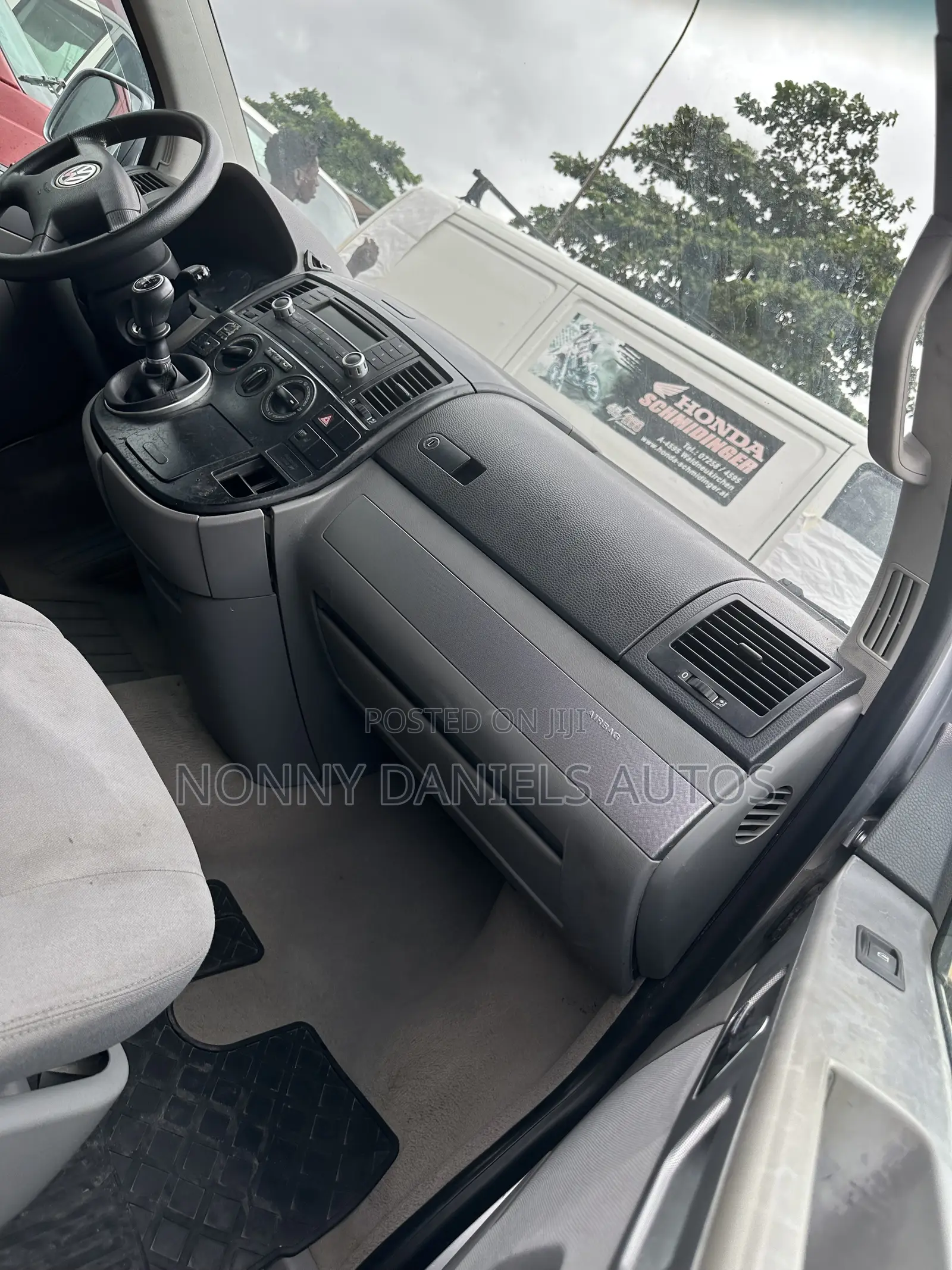 Volkswagen Transporter 2015 Silver