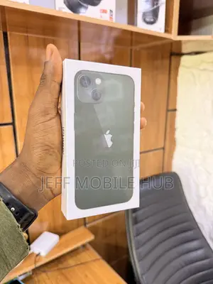 New Apple iPhone 13 256 GB Green