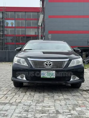 Toyota Camry XLE 4dr Sedan (3.5L 6cyl 6A) 2014 Black