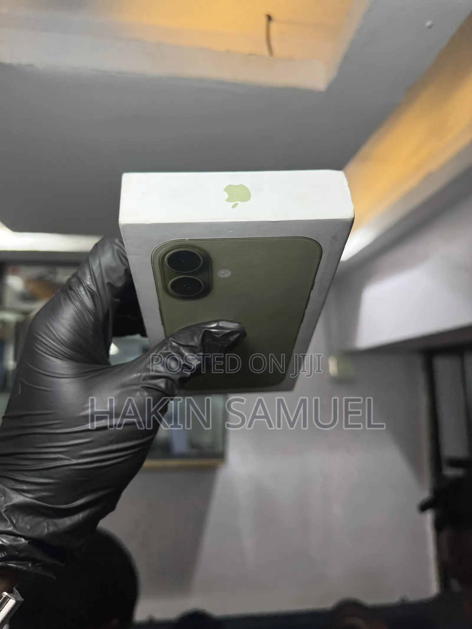 New Apple iPhone 17 256 GB Green