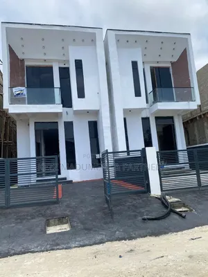 4bdrm Duplex in Ikota Lekki , Lagos for sale