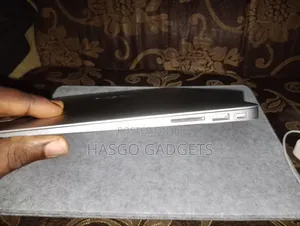 Laptop Apple MacBook 4GB Intel Core i5 SSD 128GB
