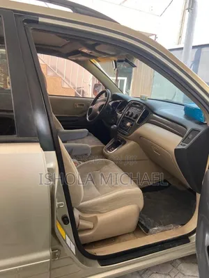 Toyota Highlander 2002 Gold