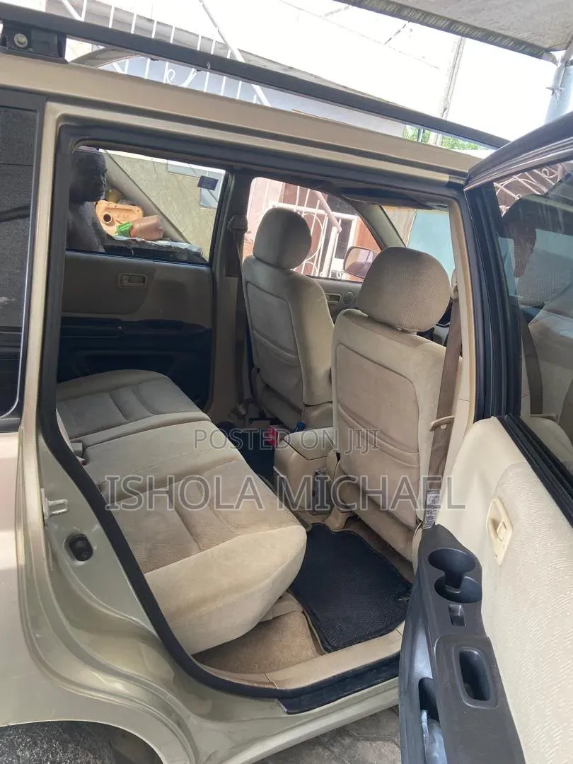 Toyota Highlander 2002 Gold