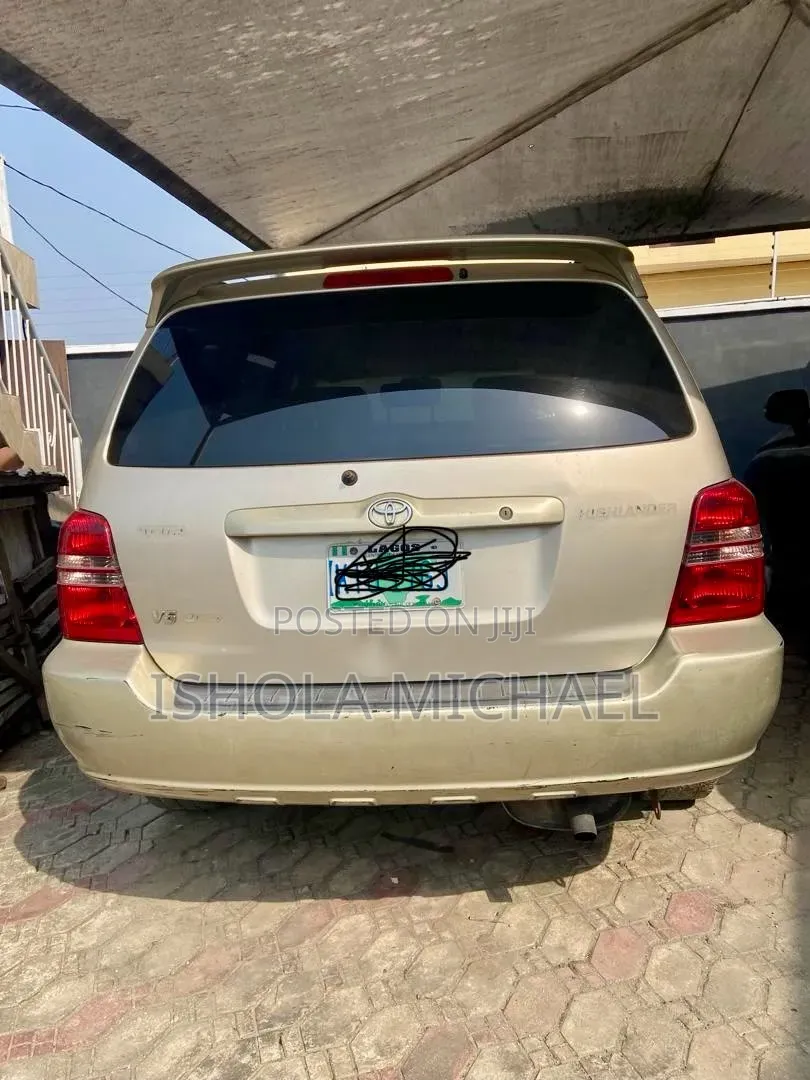 Toyota Highlander 2002 Gold