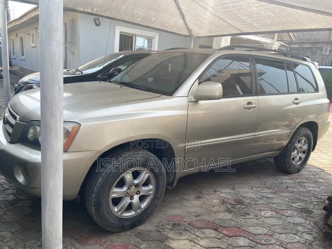 Toyota Highlander 2002 Gold