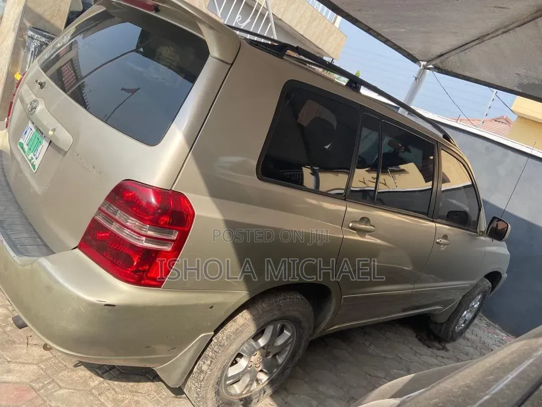 Toyota Highlander 2002 Gold