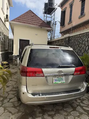 Toyota Sienna XLE 2007 Gold